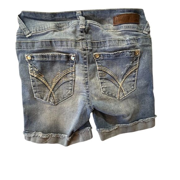 Wallflower Shorts Women 0 Low Rise Distressed Patches Patriotic Stretch (W26 L2) - Picture 13 of 16